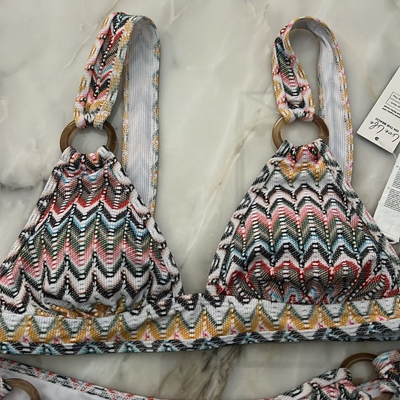 NWT Cupshe Chevron V-Neck Triangle Top & O-Ring Hipster Bikini Set - Picture 9 of 9